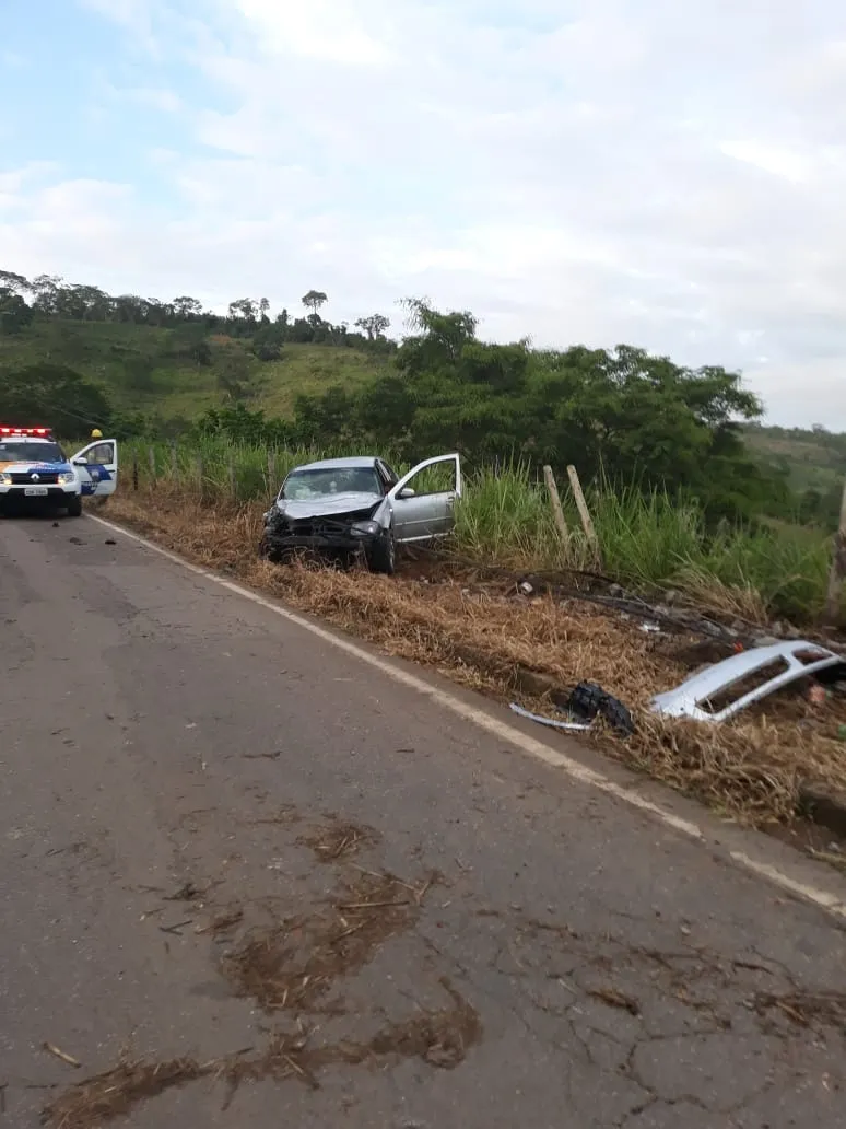 Acidente de trânsito na Rodovia ES 080 envolvendo carro de passeio