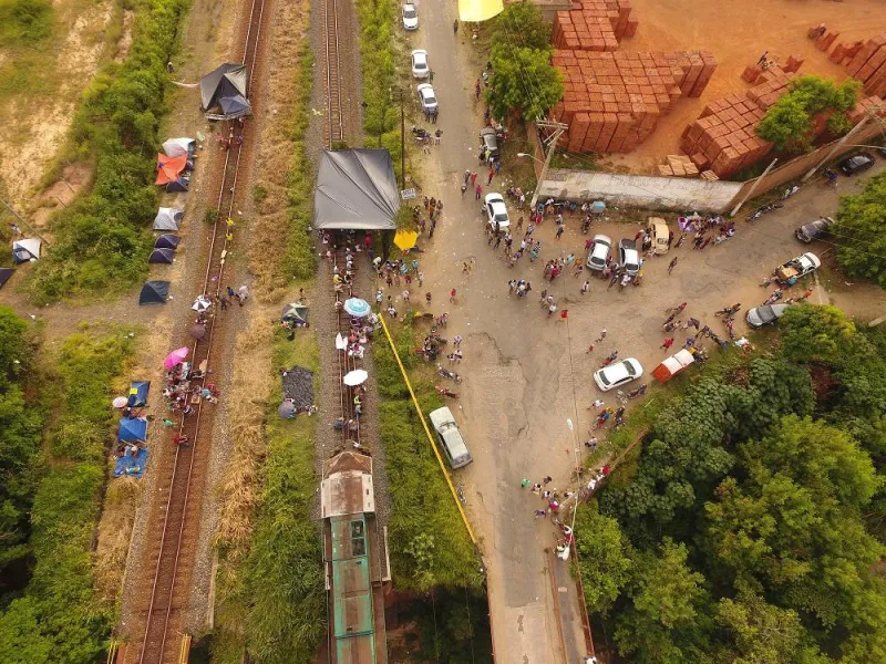 Pescadores se manifestam contra a Samarco