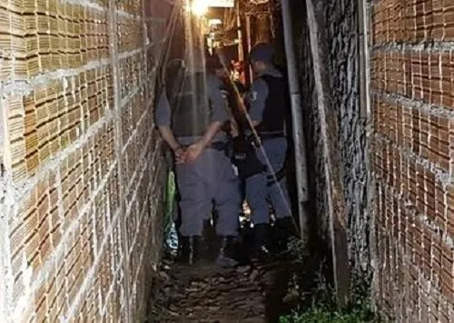 Polícia realiza incursão em becos do bairro São Judas Tadeu e apreende 18 buchas de maconha