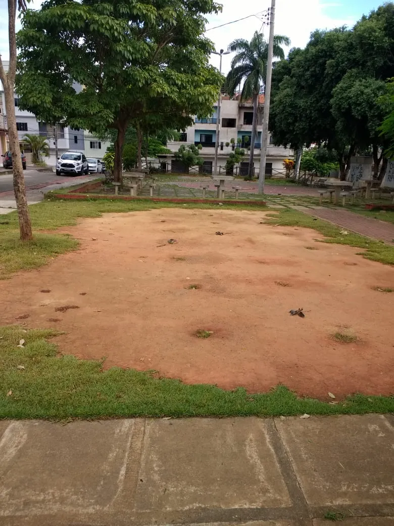 Moradores querem revitalização de praça no Bairro Honório Fraga