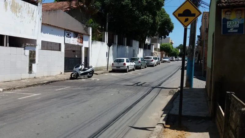 Novo quebra-molas no Bairro Aparecida causou cinco acidentes neste fim de semana
