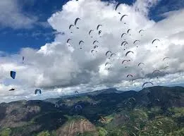 Super final do Mundial de Parapente em Baixo Guandu. Já começou