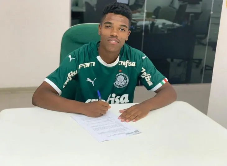 Atacante Guanduense assina contrato profissional com o Palmeiras