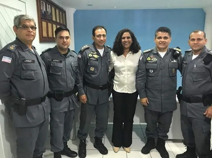 Vice Governadora visita o Oitavo Batalhão de Colatina. A violência contra a mulher foi o tema central da reunião