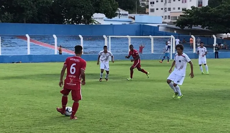 ESSE-CTE perde em casa e cai para a lanterna da segundona