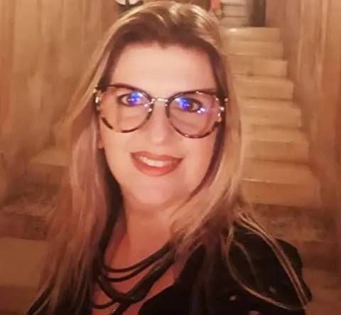 Colatinense ex-funcionária da Rádio Difusora de Colatina e ex-Professora da Faculdade Castelo Branco morre na Itália aos 47 anos