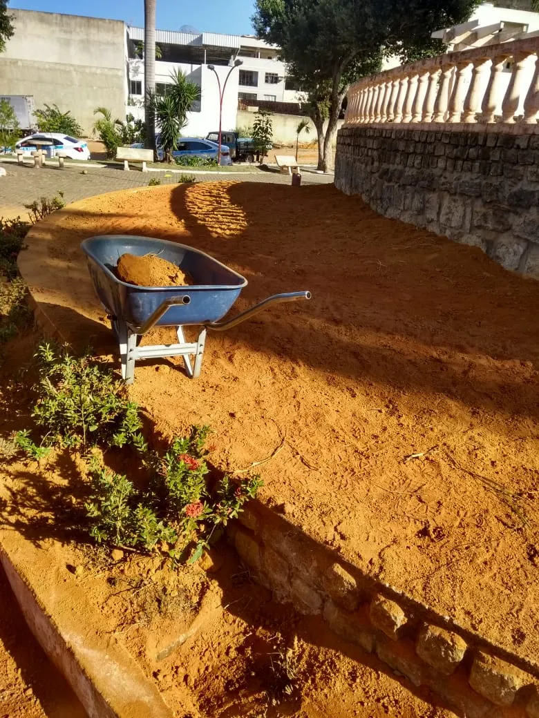 Polêmica: aterro da fonte da praça de São Silvano causa insatisfação de moradores