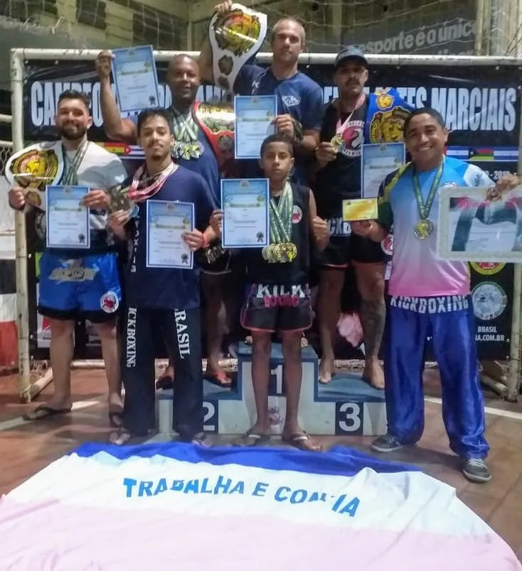 Atletas colatinenses se sagram campeões  do Campeonato Pan Americano de Artes Marciais