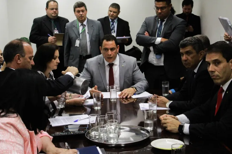 Deputado Federal Colatinense coordena reunião que trará R$ 247,6 milhões para o Estado