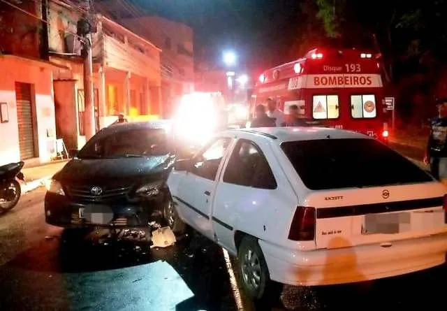 Motorista com sinais de embriaguez é detido após colisão no bairro Maria das Graças, em Colatina