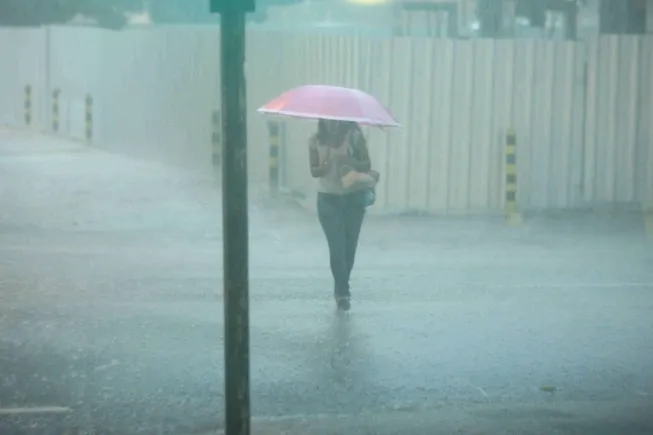 Final de semana com chuva forte em Colatina e região.
