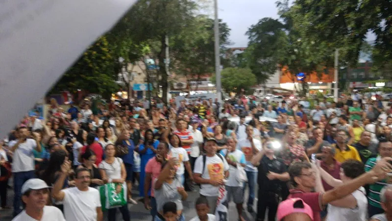 População lota o Plenário da Câmara em manifesto contra o aumento salarial de vereadores e Câmara recua sob intensa pressão popular