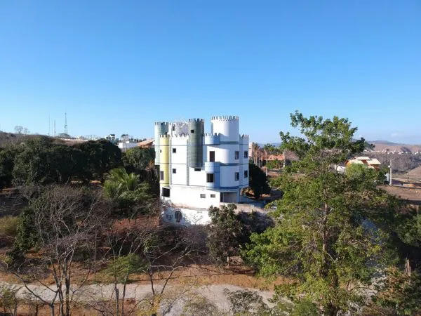 Aproveite o feriado para ver de perto o incrível Castelo Medieval colatinense