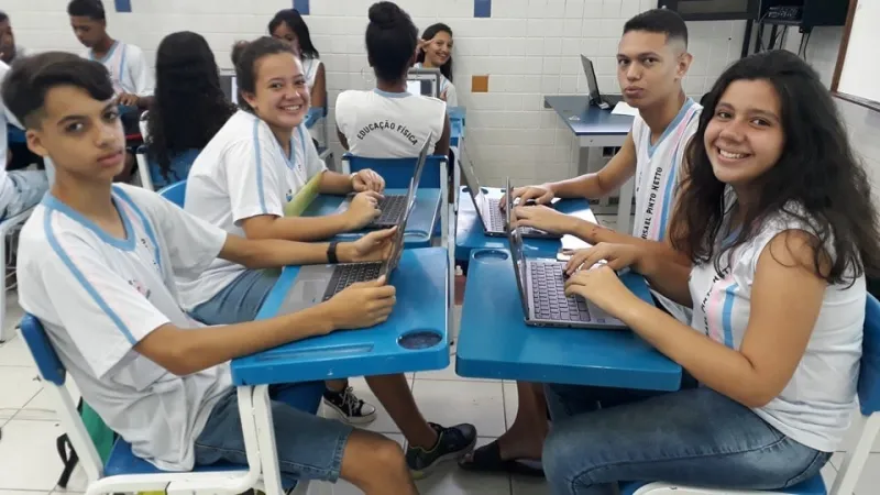 Cerca de oito mil computadores portáteis dinamizam aulas na Rede Estadual em 2019