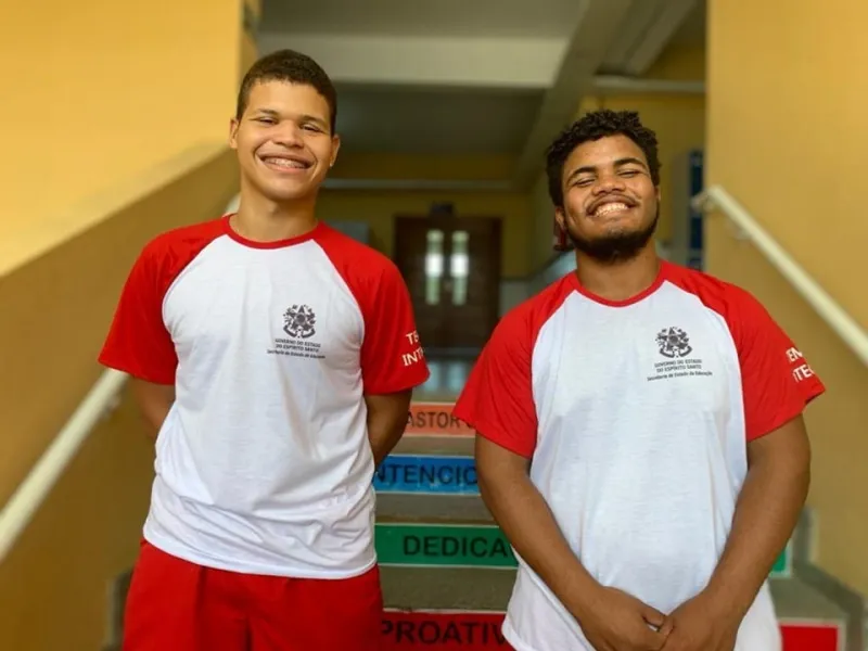 Escolas da Rede Estadual adotam novos uniformes escolares