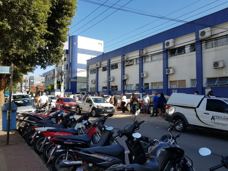 Prefeitura solicita distanciamento mas não dá exemplo