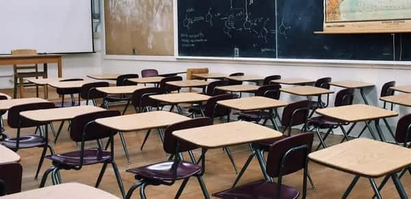 Secretário afirma que a volta às aulas presenciais é urgente e Prefeitura de Colatina diz que se pronunciará após definição do Estado