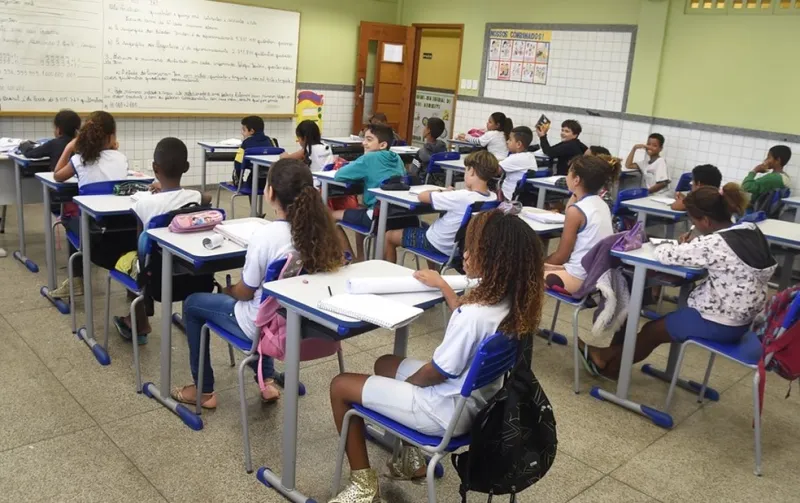 Pais de alunos e gestores de instituições devem se preparar para a volta às aulas