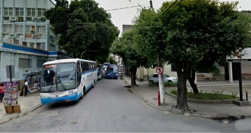 Manutenção na rua Melvim Jones trará mudanças no trânsito e pontos de ônibus nesta terça-feira (15), no centro de Colatina