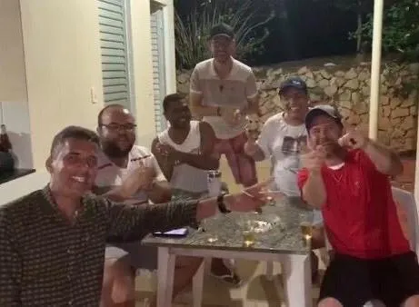Padres de Colatina aparecem em vídeo fazendo “farra” e dá o que falar nas redes sociais