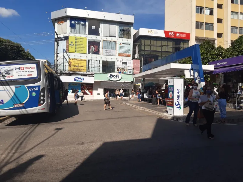 Prefeitura de Colatina extingue ponto de ônibus da Catedral. Veja as mudanças
