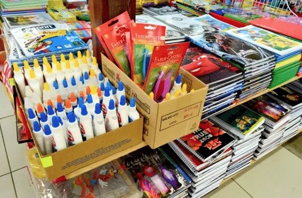 Procon Colatina realiza pesquisa de preços de material escolar