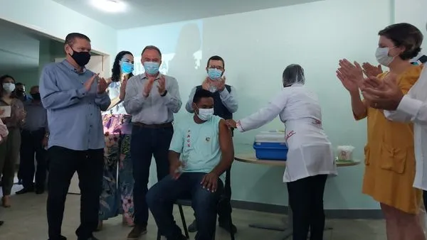 Casagrande acredita que vacinação contra covid-19 chegue para todos a partir de março