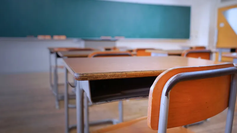 Mãe entra em escola à procura de professor e faz ameaça em Colatina