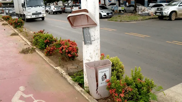 Após meses, novos coletores de lixo serão instalados no centro de Colatina