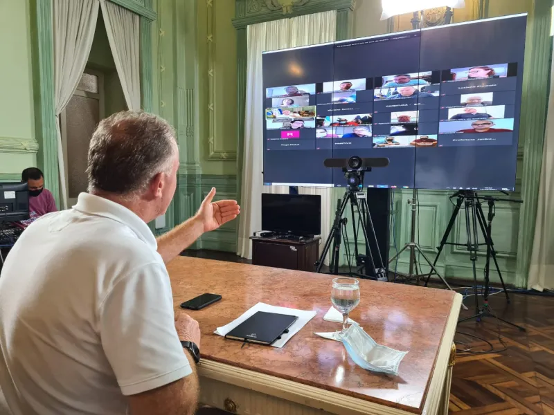 Governador Casagrande se reúne com prefeitos e Ministério Público sobre combate à Covid-19