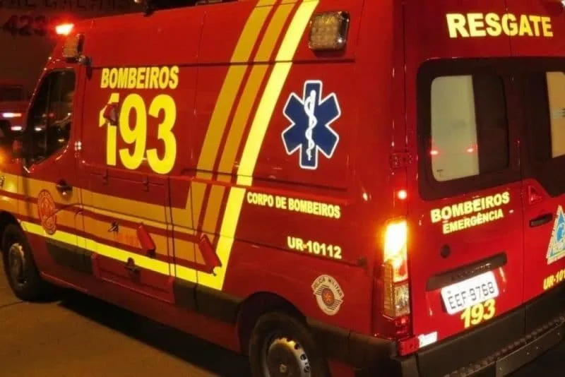 Motorista causa acidente após ser atrapalhado por reflexo solar, em Colatina