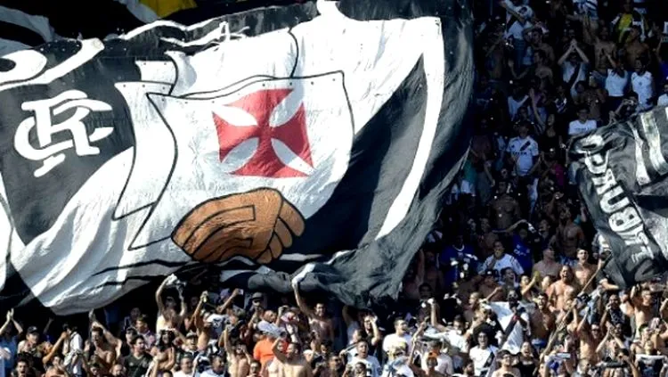 Torcedores do Vasco da Gama fazem ação social para ajudar asilos de Colatina