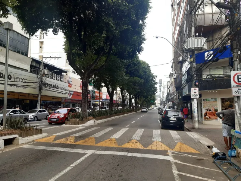 Lojas e restaurantes abrem as portas e apostam nas vendas no feriado municipal em Colatina
