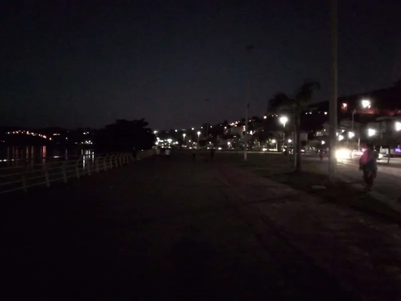 Vandalismo causa prejuízo de R$ 22 mil e deixa área de caminhada da Avenida Moacyr Dalla sem iluminação em Colatina