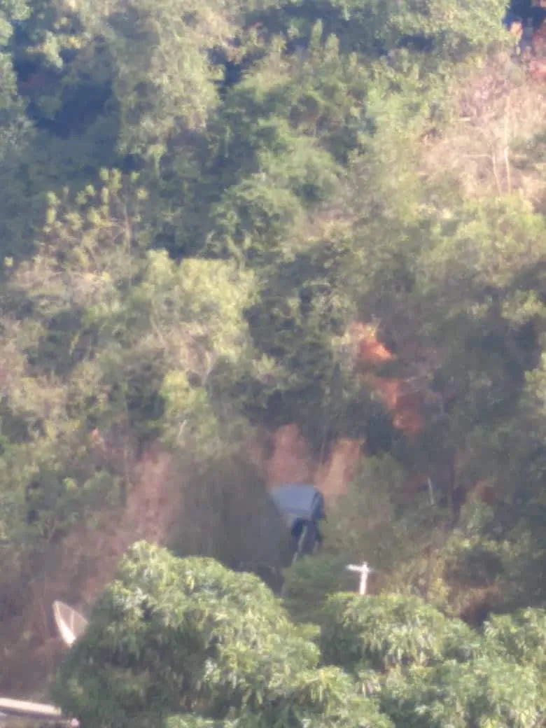 Motorista estaciona e carro desce em ribanceira no bairro Rivierinha em Colatina