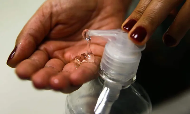 Vendas de álcool em gel têm queda na maioria das farmácias de Colatina