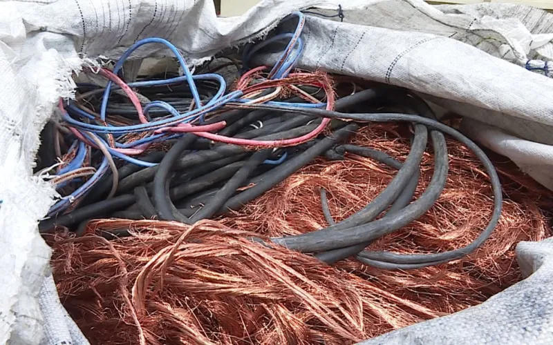 Ladrões furtam cabos e bombas do sistema de água e esgoto e deixam moradores de Colatina sem os serviços essenciais
