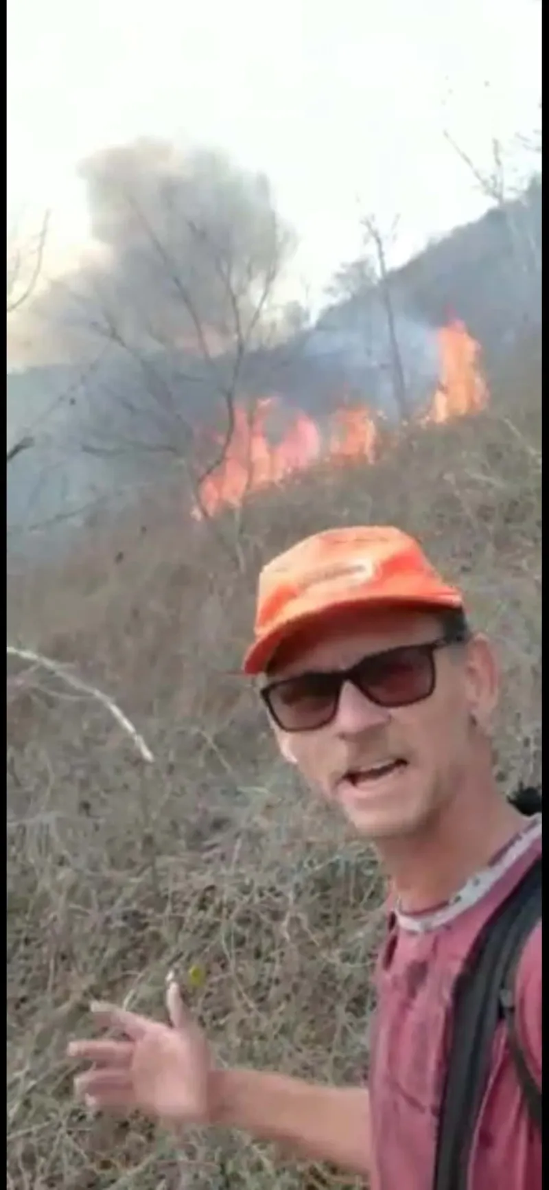 Vídeo/Incêndio atinge Reserva de Itapina e morador consegue debelar o fogo