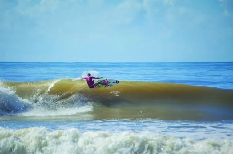 Praia bastante frequentada por colatinenses sedia Campeonato Brasileiro e Capixaba de Surfe neste fim de semana