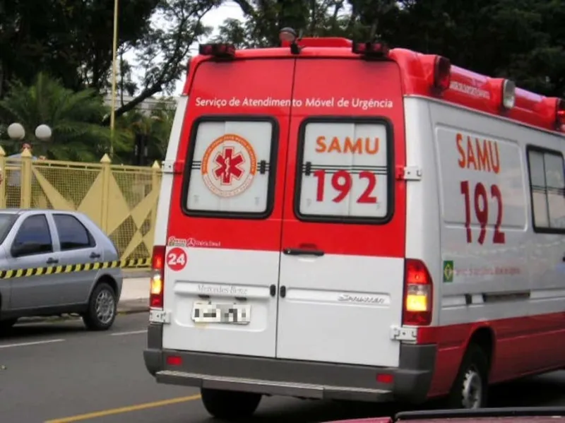 Acidente perto de radar envolve três veículos e viatura da PM na BR-259 em Colatina