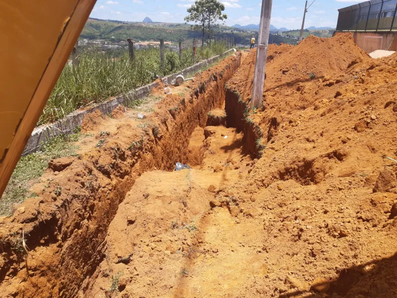 Funcionário de empreiteira é soterrado em obra no bairro São Judas Tadeu, em Colatina