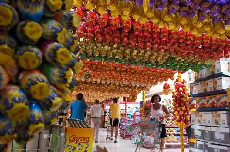 Ovos de Páscoa já estão nos corredores dos supermercados em Colatina