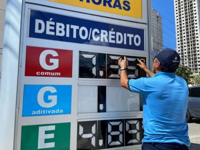 Postos de Colatina cumprem norma da ANP e também oferecem desconto na gasolina