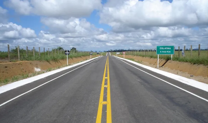 Menino morre em acidente de moto na rodovia entre Colatina e Linhares. O pai era quem conduzia o veículo