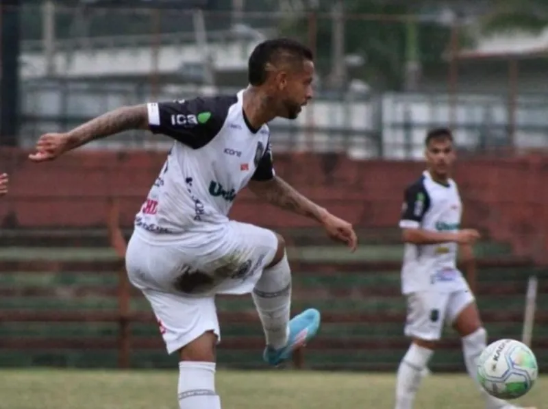 Com dois a menos no segundo tempo, CTE Colatina é goleado pelo Rio Branco