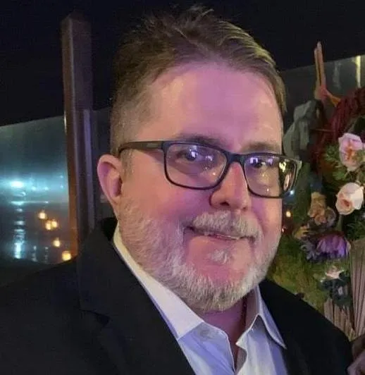 Motorista que colidiu contra poste no bairro Vila Amélia em Colatina morre após três dias de internação