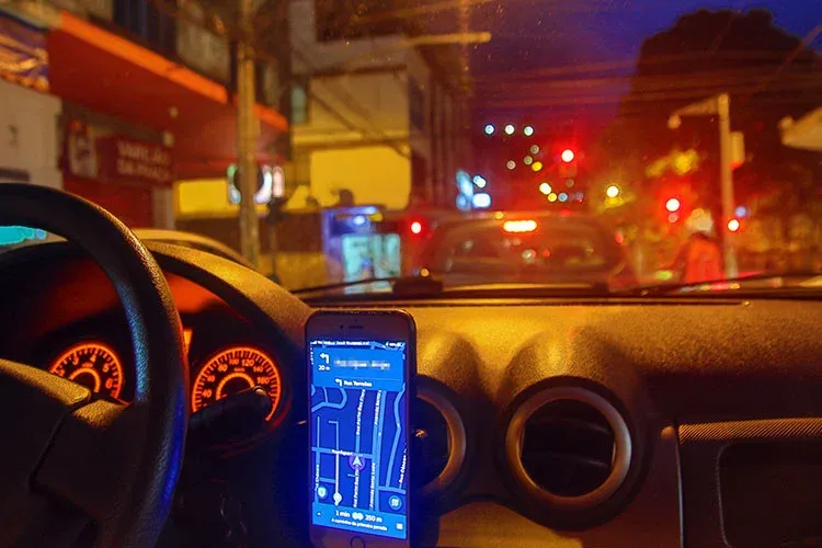 Passageira acusa motorista de aplicativo de arrancar com seus pertences em Colatina