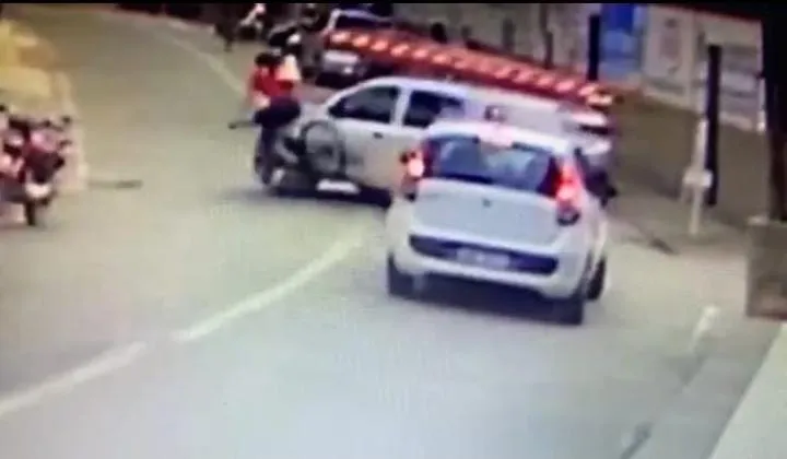 Vídeo: ciclista é atropelada e fica presa embaixo de automóvel em São Roque do Canaã