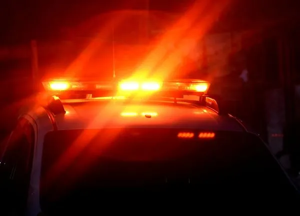 Motorista embriagado colide contra poste na Avenida Sílvio Avidos, em Colatina