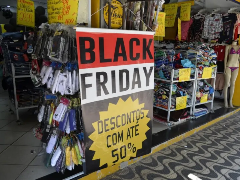 Procon de Colatina orienta lojistas sobre promoções durante a Black Friday